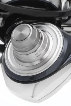 Daiwa Certate LT Spin Reel -Fishing Gear Shop CERTATE LT 5000 MONOCOQUEweb 900x